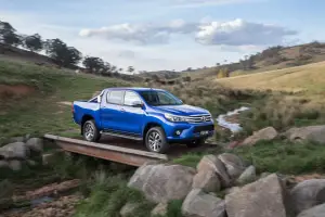 Toyota Hilux 2016 - 11