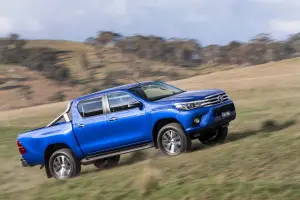 Toyota Hilux 2016 - 21