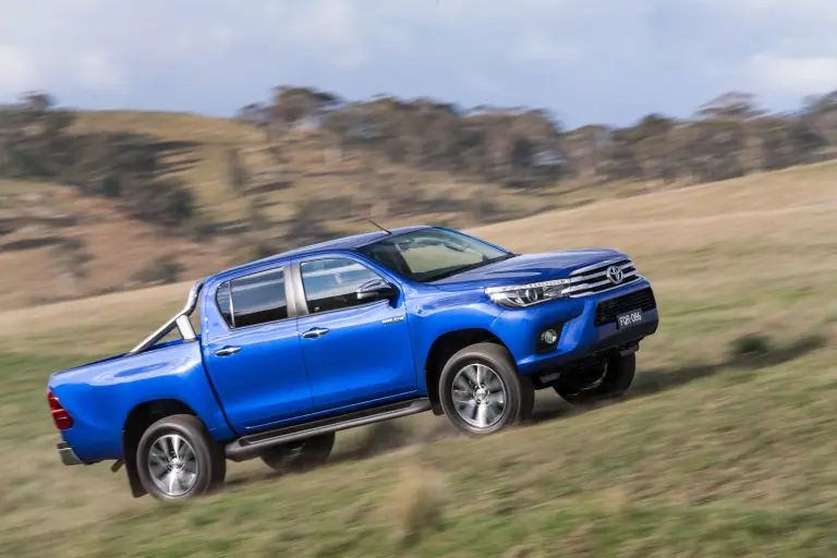 Toyota Hilux 2016 - 21