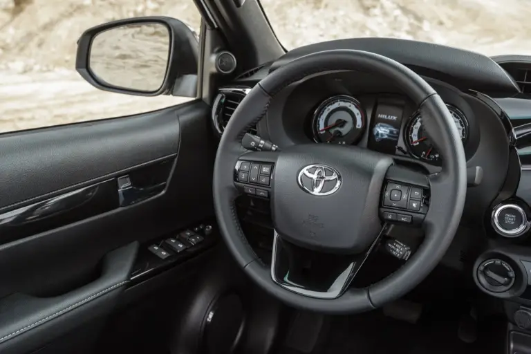 Toyota Hilux 2019 - 18