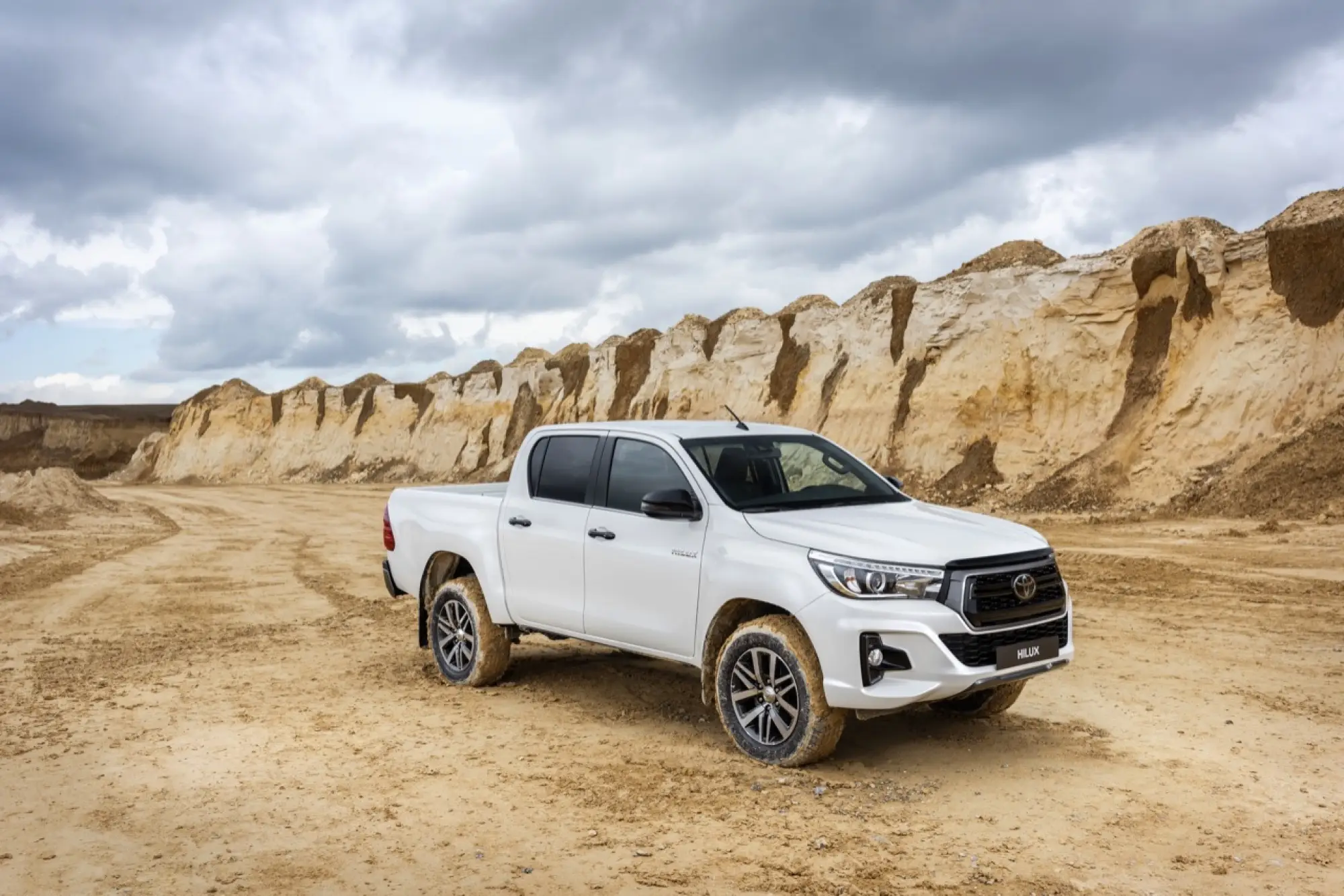 Toyota Hilux 2019 - 24