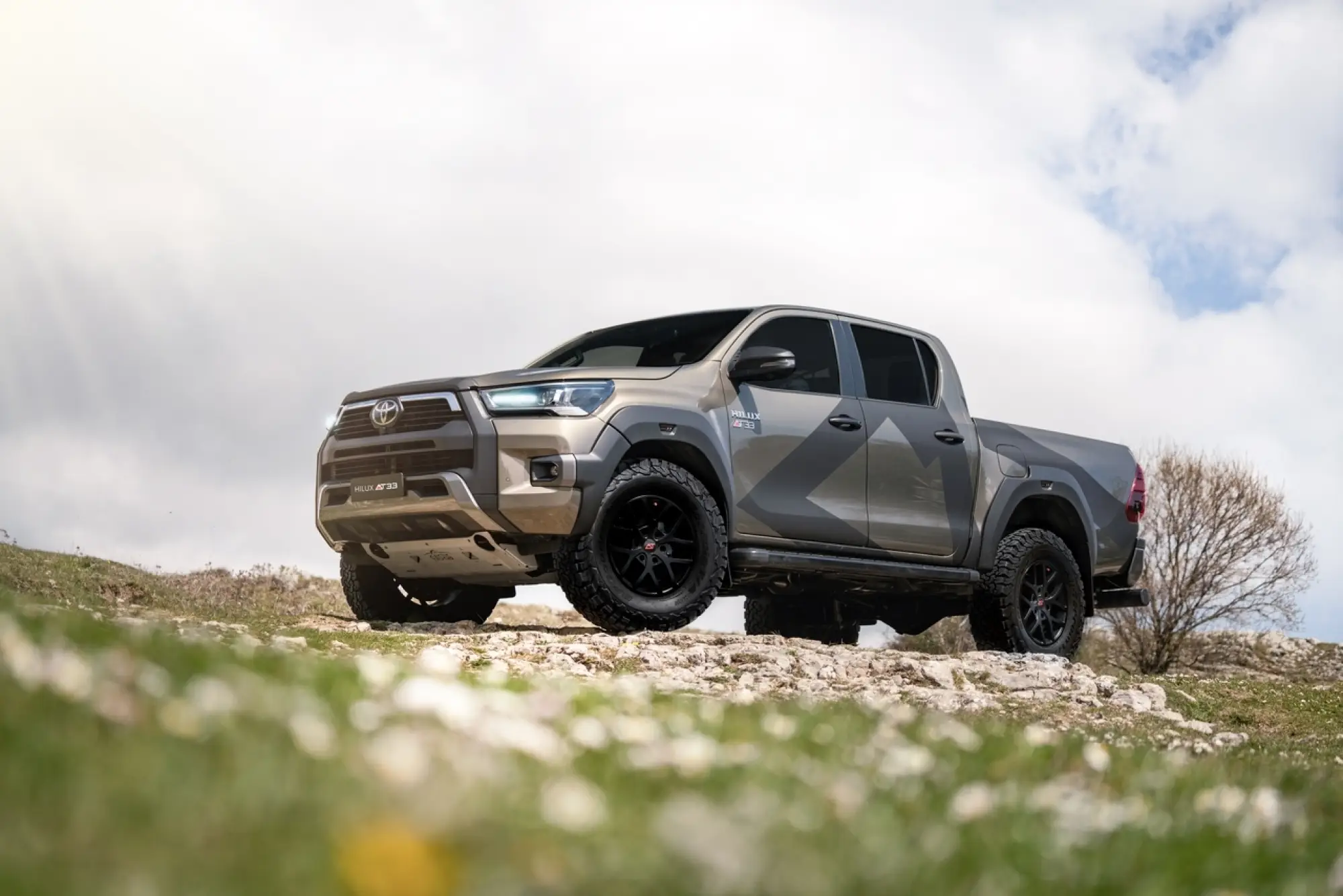 Toyota Hilux AT33 - Foto - 5