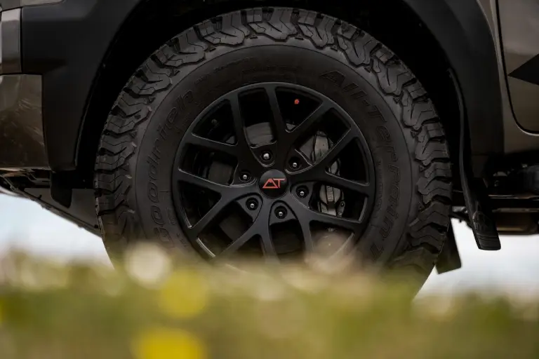 Toyota Hilux AT33 - Foto - 14