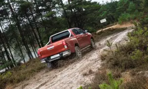 Toyota Hilux Executive+ - 18