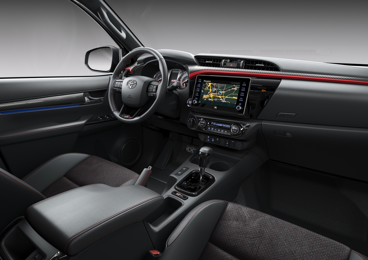 Toyota Hilux GR Sport - Foto