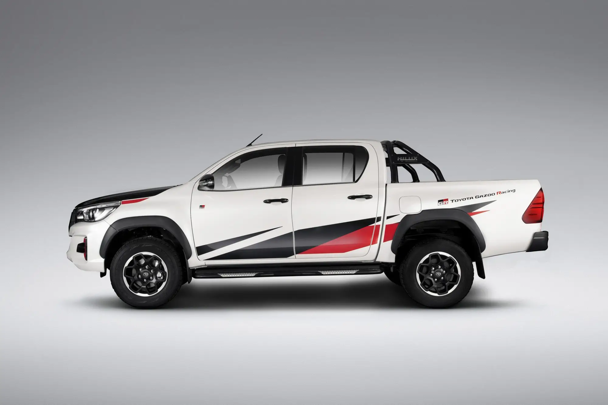 Toyota Hilux GR Sport - 3