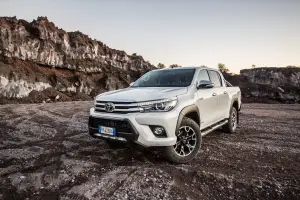 Toyota Hilux Invincible50