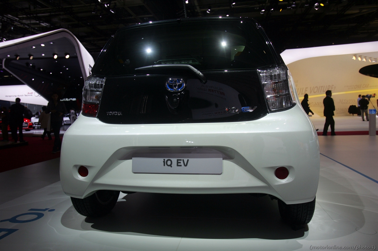 Toyota IQ EV - Salone di Parigi 2012