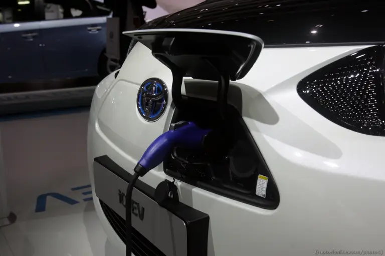 Toyota IQ EV - Salone di Parigi 2012 - 5