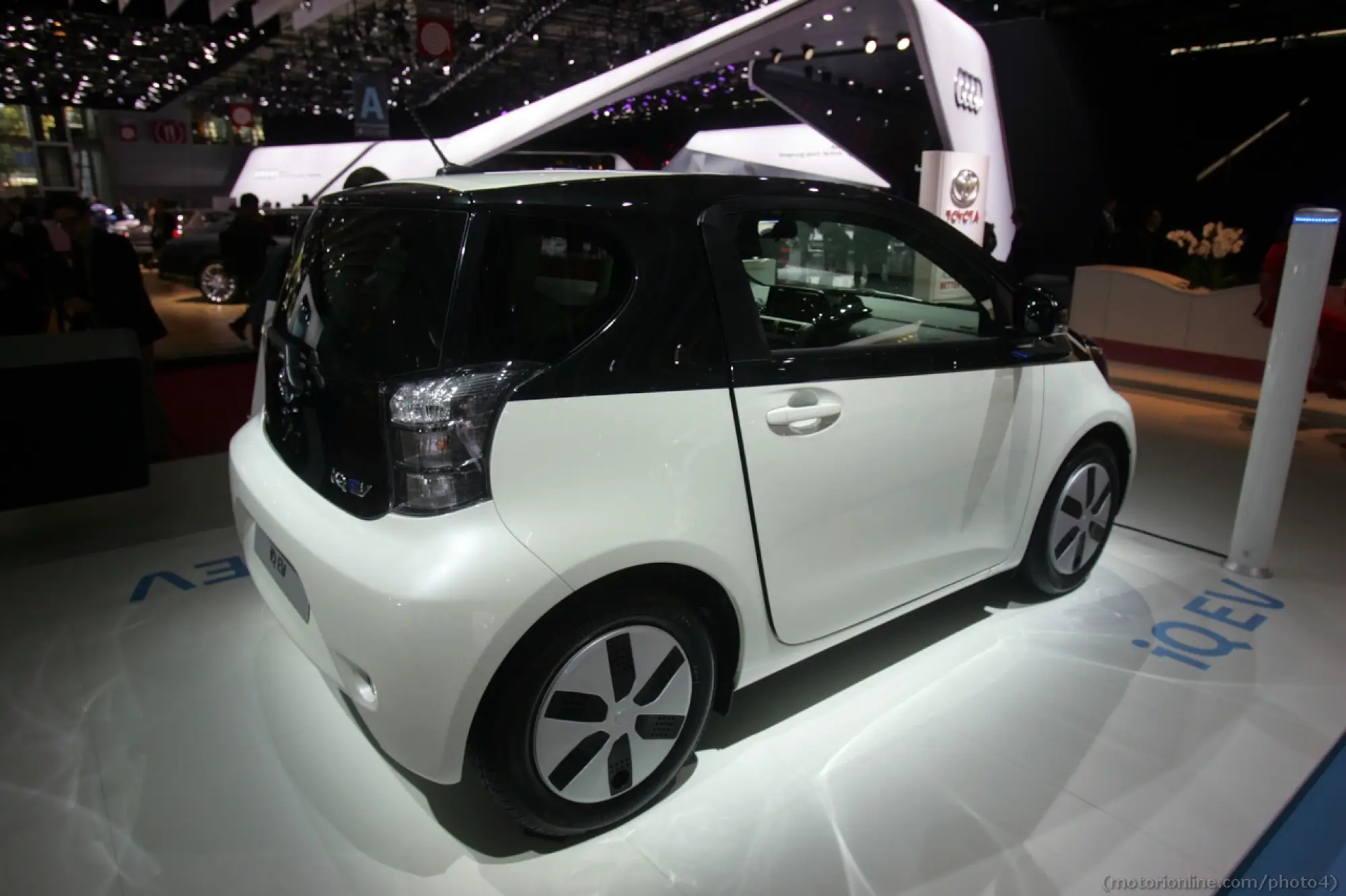 Toyota IQ EV - Salone di Parigi 2012 - 7