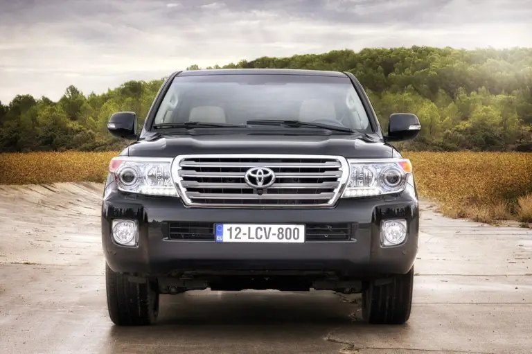Toyota Land Cruiser V8 - 2