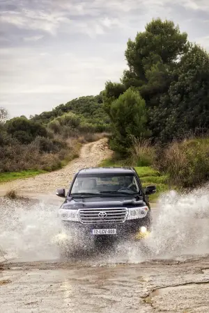 Toyota Land Cruiser V8