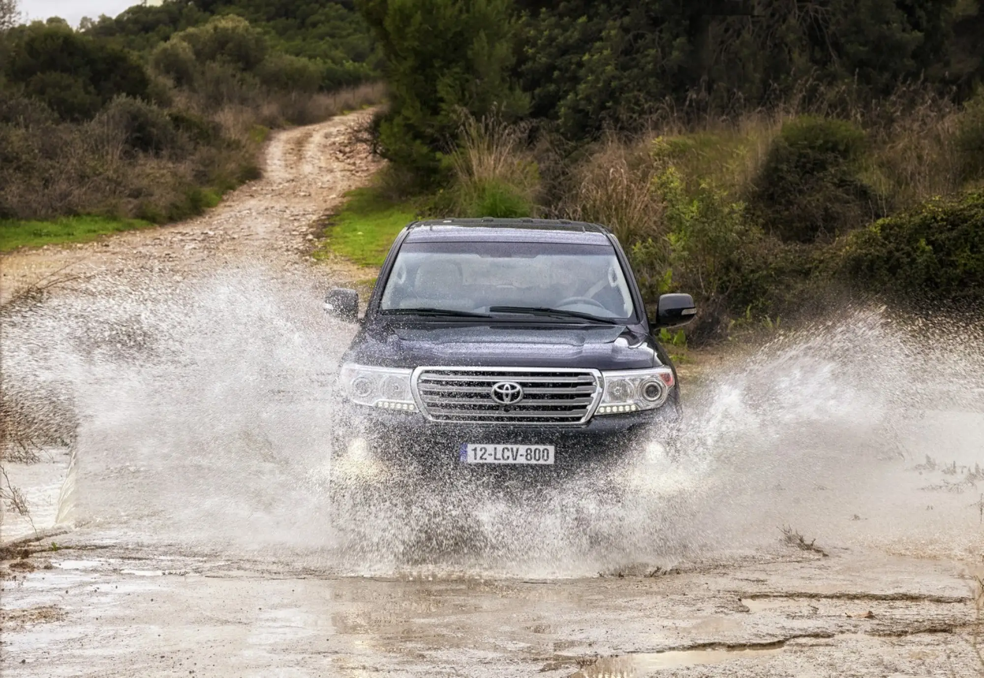 Toyota Land Cruiser V8 - 6