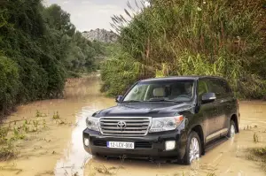 Toyota Land Cruiser V8