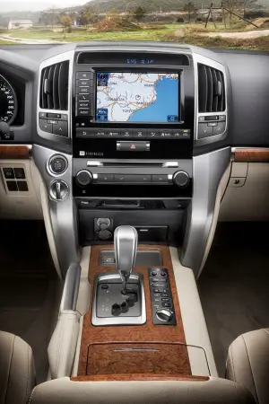 Toyota Land Cruiser V8