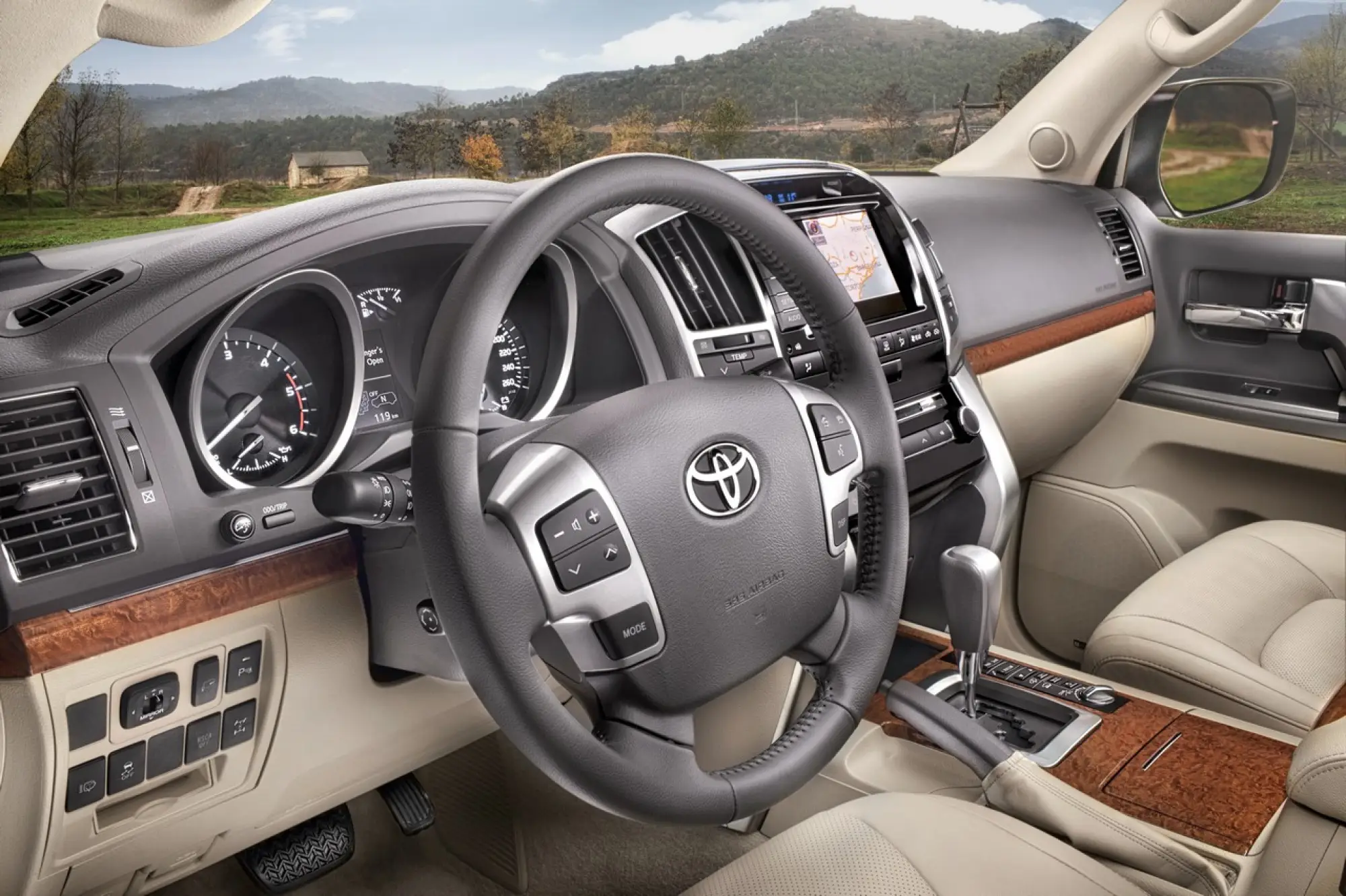 Toyota Land Cruiser V8 - 13