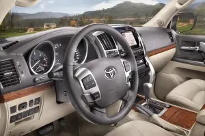 Toyota Land Cruiser V8