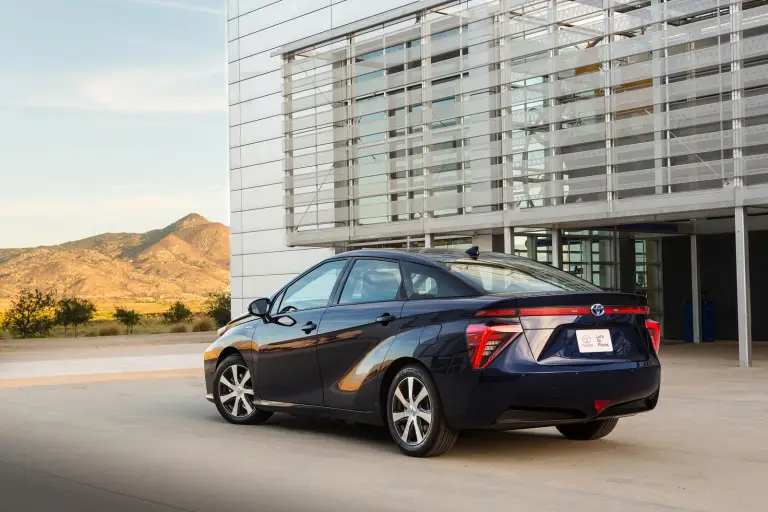 Toyota Mirai FCV - 10