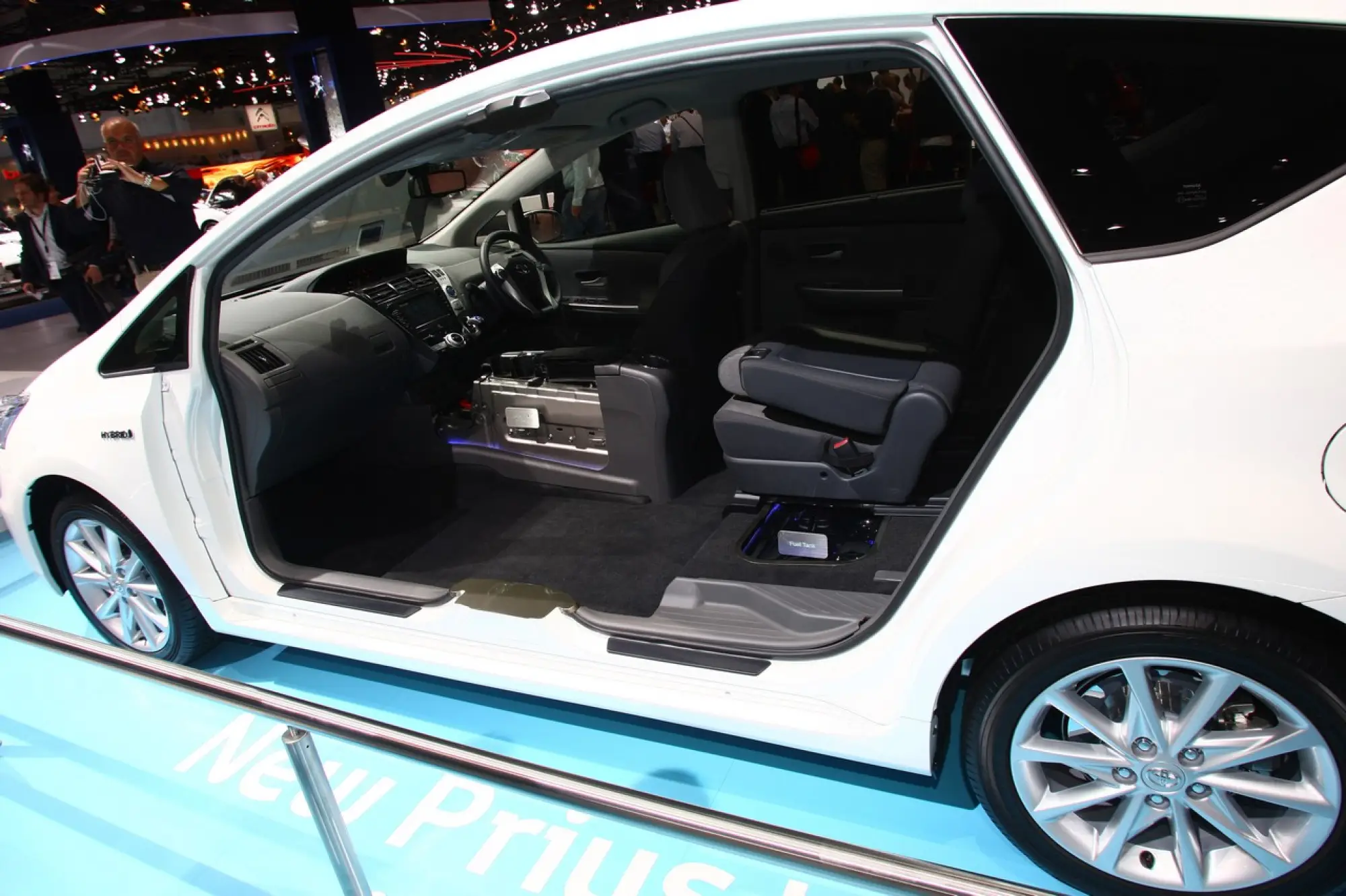 Toyota Prius + al Salone di Francoforte 2011 - 11
