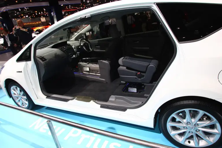 Toyota Prius + al Salone di Francoforte 2011 - 11