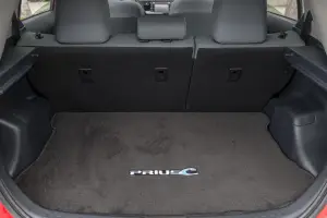 Toyota Prius c Persona Series - 10