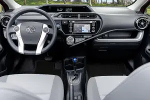 Toyota Prius c Persona Series - 1
