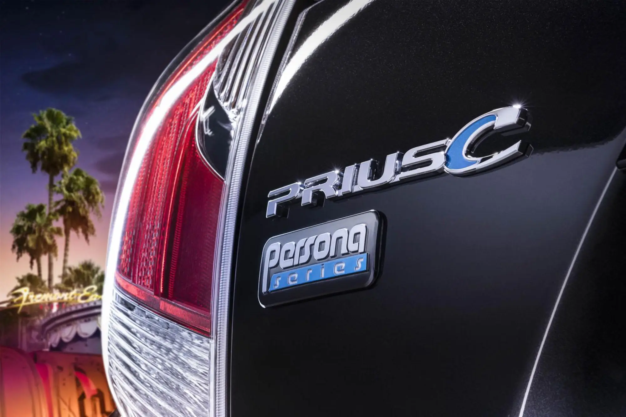 Toyota Prius c Persona Series - 17
