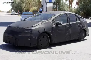 Toyota Prius - Foto spia 02-08-2013