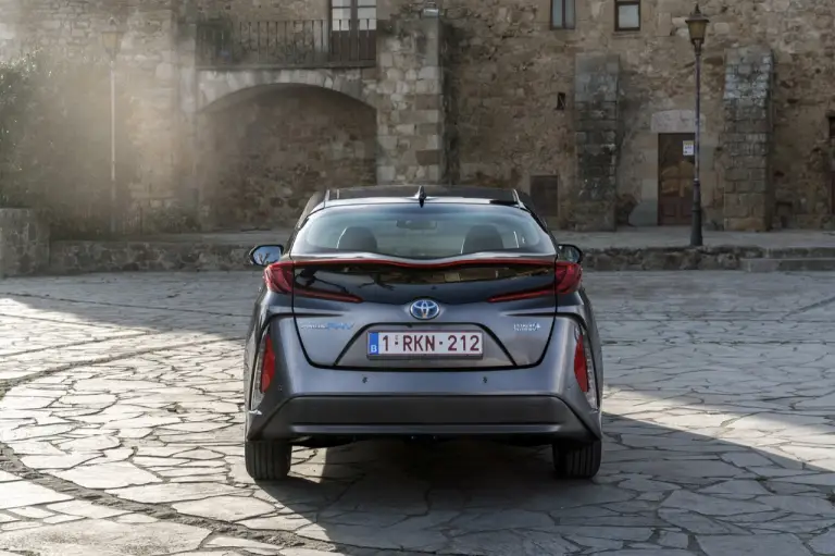 Toyota Prius Plug-in Hybrid per i mercati europei - 96