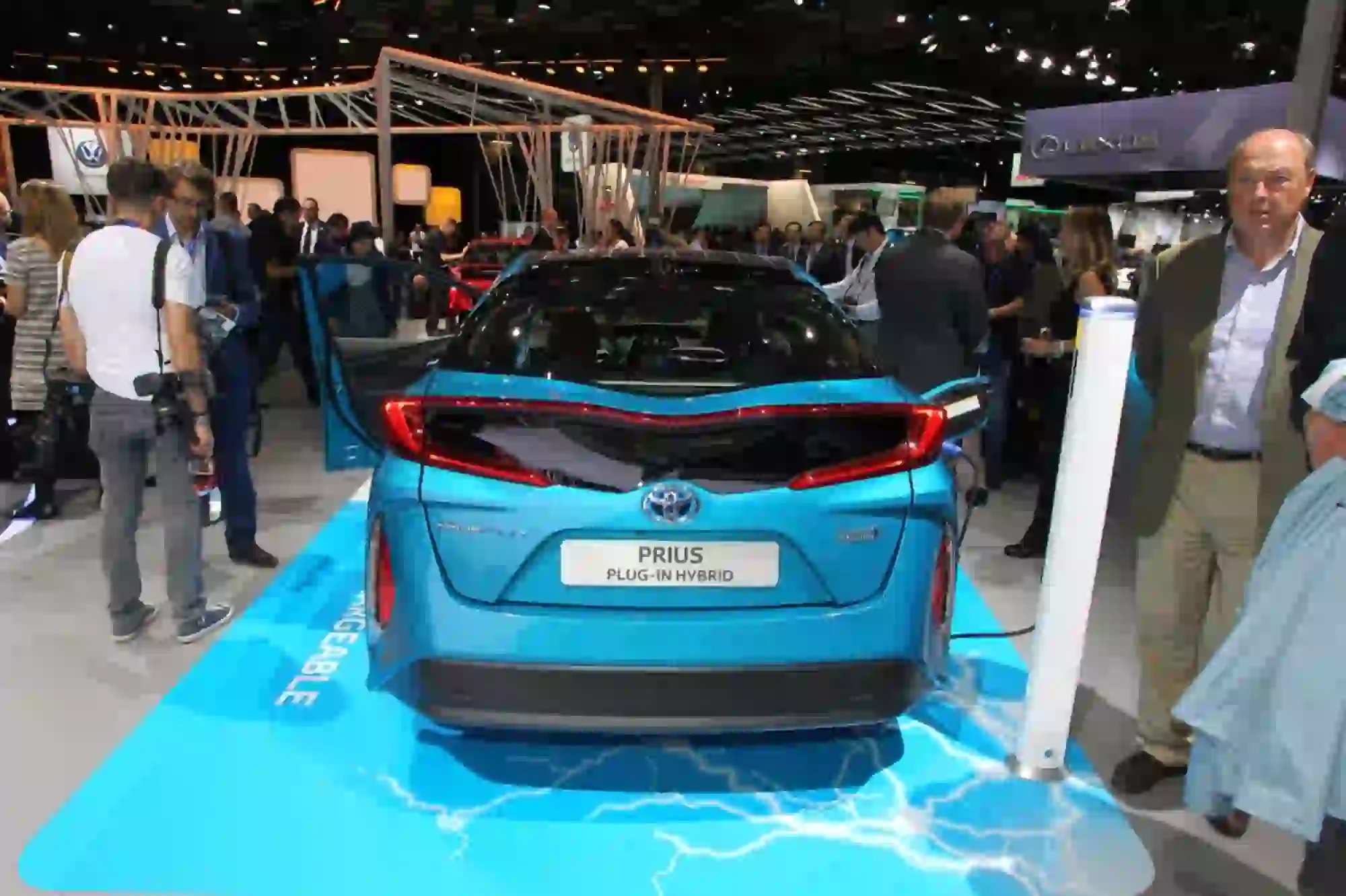 Toyota Prius Plug-in - Salone di Parigi 2016 - 1