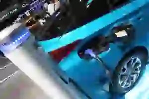 Toyota Prius Plug-in - Salone di Parigi 2016