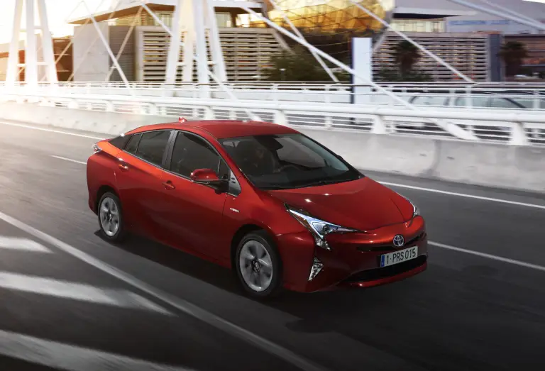 Toyota Prius Plug-In - 12