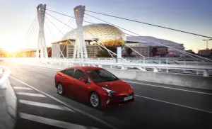 Toyota Prius Plug-In - 15