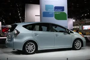 Toyota Prius V - Detroit 2011 - 7