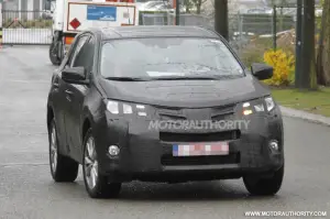 Toyota RAV4 2013 foto spia aprile 2012