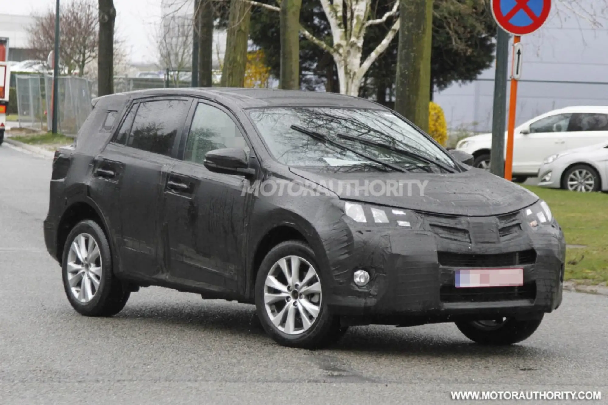 Toyota RAV4 2013 foto spia aprile 2012 - 4