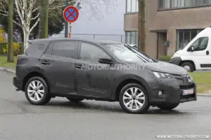 Toyota RAV4 2013 foto spia aprile 2012 - 5