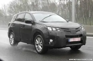 Toyota RAV4 2013 foto spia aprile 2012