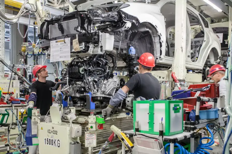 Toyota RAV4 2016 (facelift) - Produzione nello stabilimento di San Pietroburgo - 2
