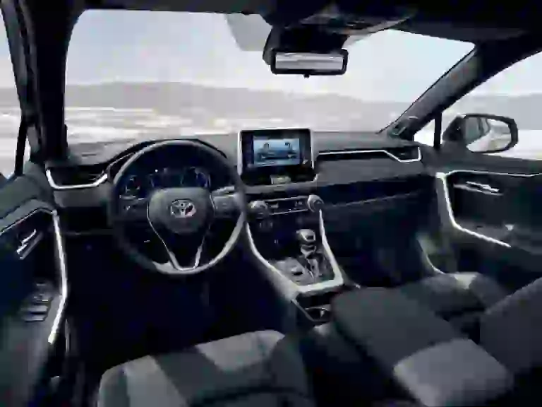 Toyota RAV4 Hybrid 2019 - test drive - 30