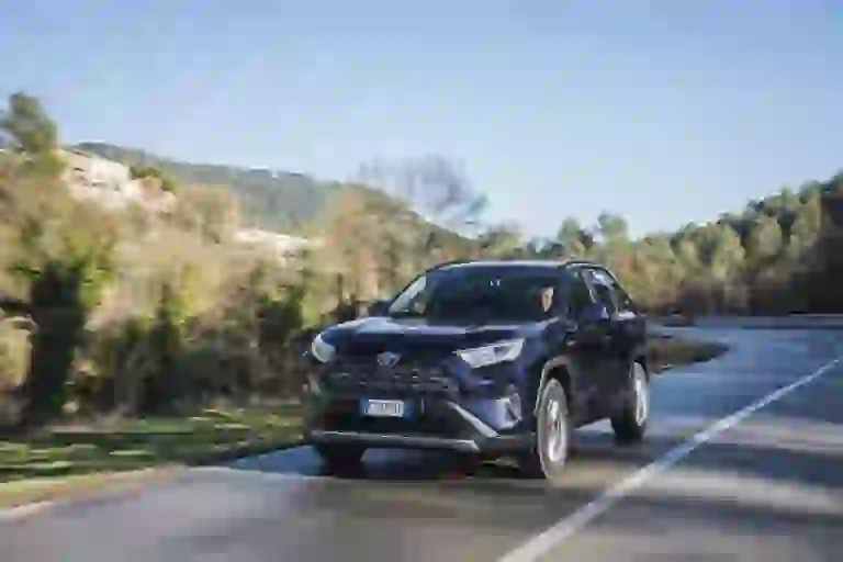 Toyota RAV4 Hybrid 2019 - test drive - 12