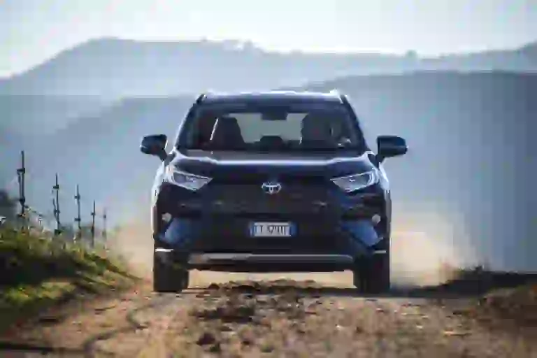 Toyota RAV4 Hybrid 2019 - test drive - 17