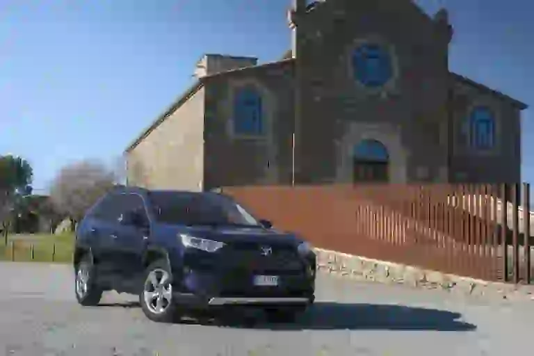Toyota RAV4 Hybrid 2019 - test drive - 25