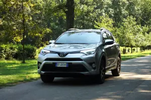 Toyota RAV4 Hybrid - 5 cose da sapere 2017 - 6