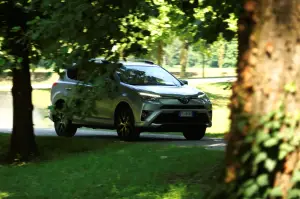 Toyota RAV4 Hybrid - 5 cose da sapere 2017