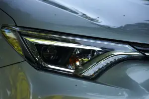 Toyota RAV4 Hybrid - 5 cose da sapere 2017
