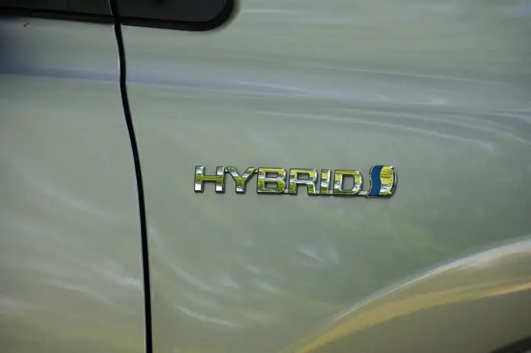 Toyota RAV4 Hybrid - 5 cose da sapere 2017 - 40
