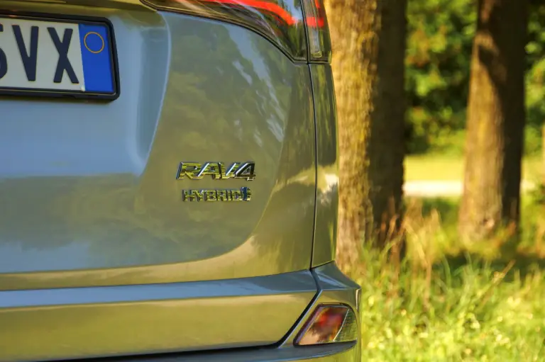 Toyota RAV4 Hybrid - 5 cose da sapere 2017 - 52