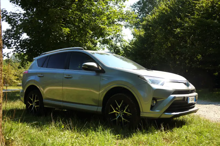 Toyota RAV4 Hybrid - 5 cose da sapere 2017 - 58