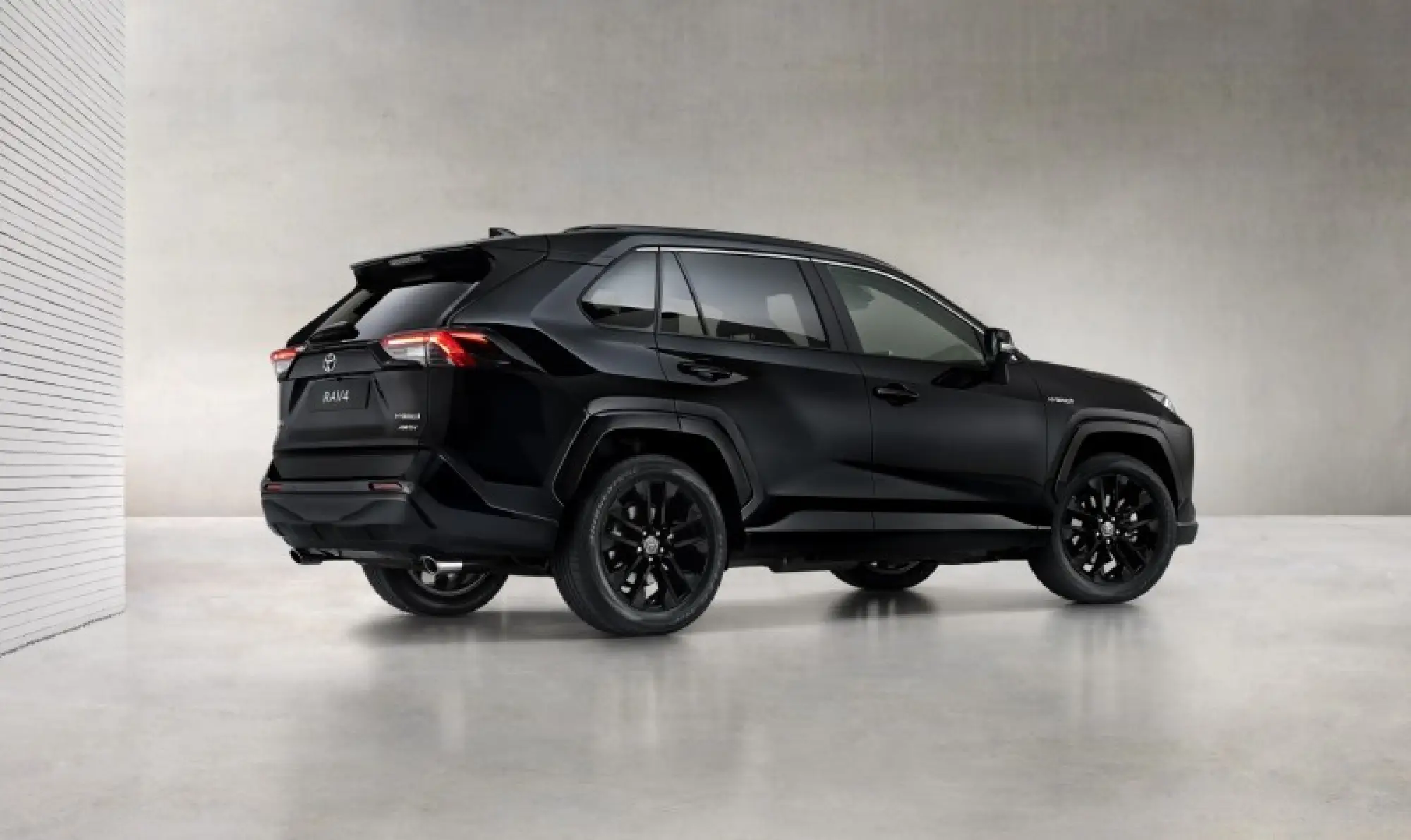 Toyota Rav4 Hybrid Black Edition - 4